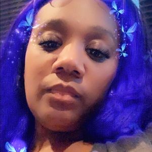 Meet your Posher, Monique